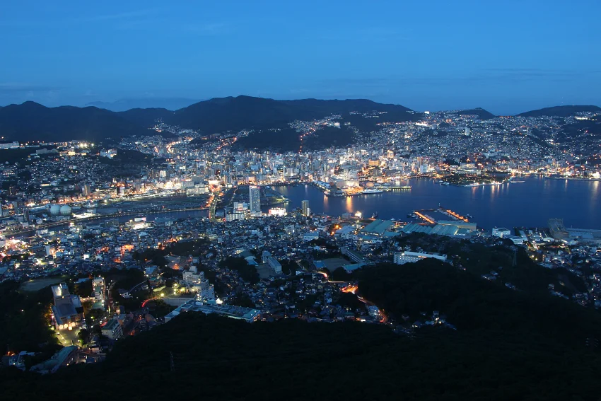 長崎稻佐山的夜景早就和函館山、神戶摩耶山夜景並稱為「日本三大夜景」
