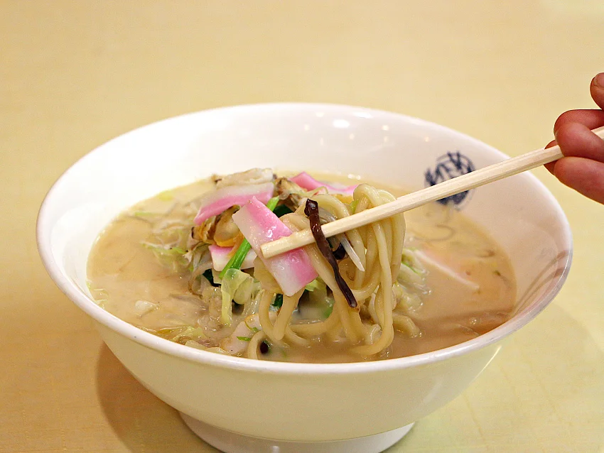 強棒麵吃來柔和不油膩